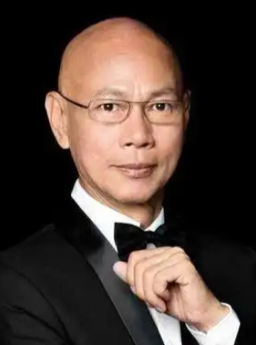 罗家英
