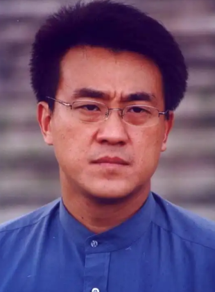 何冰