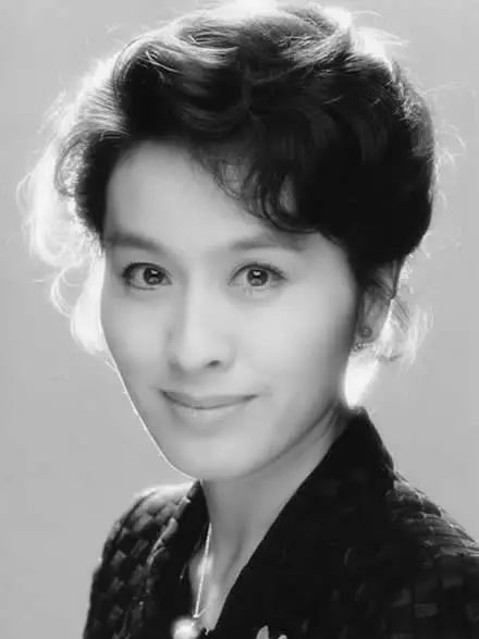 栗原小卷